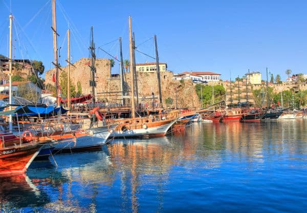 Işıklar Antalya Şehir Merkezi
