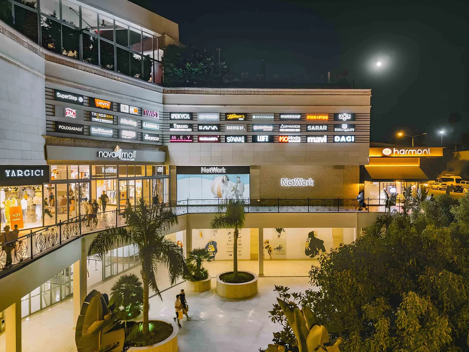 NovaMall Manavgat — внутренний двор